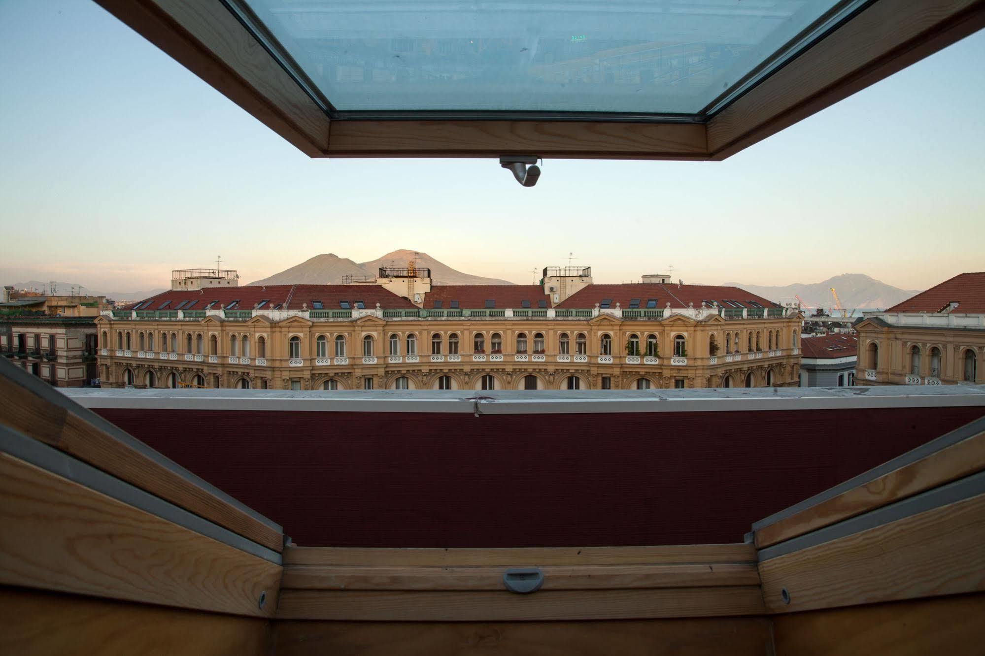 Caesar Napoli Hotel Exterior foto
